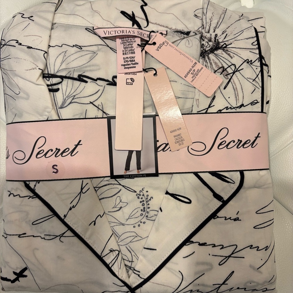 NWT Victoria’s Secret Mayfair Love Script Gray & White Woven Pajamas S